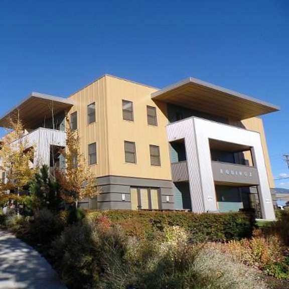 sidewalk to to apartment building