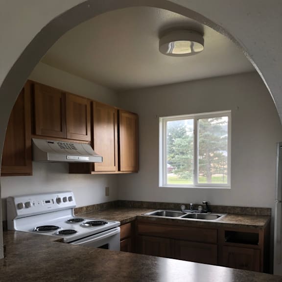 3 bedroom kitchen arch view