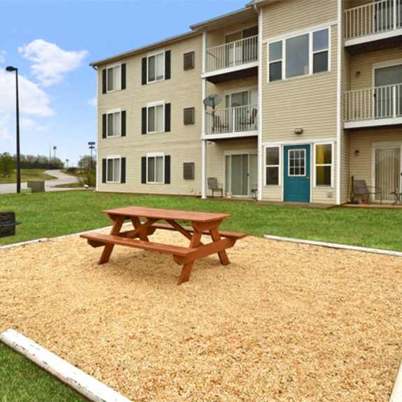 picnic and bbq at higgins estates apartments, athens, 35611