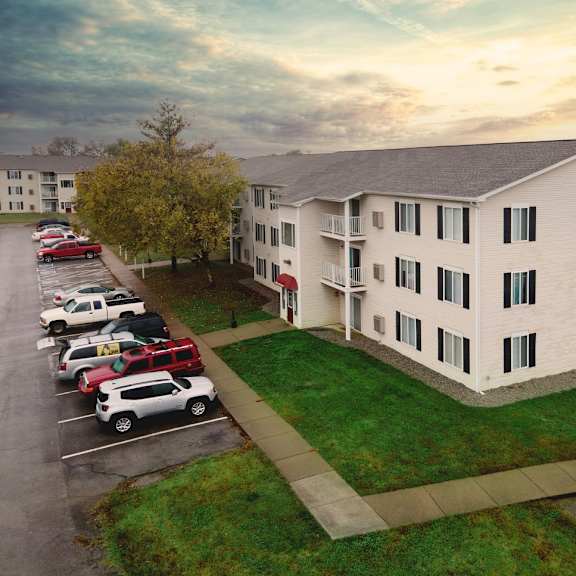 building exterior at morris estates apartments, hopkinsville