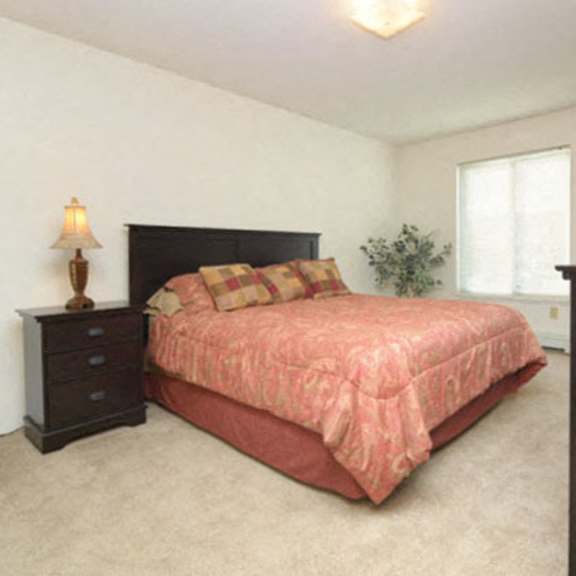 master bedroon at vail estates apartments 2100 s richland creek dr, princeton, in 47670