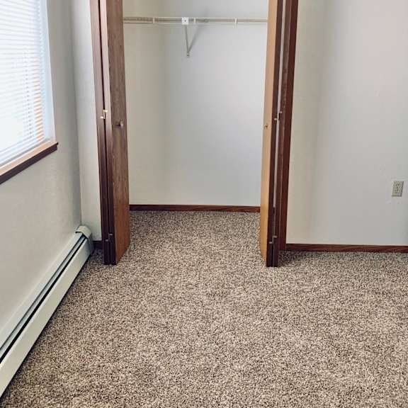 closet foster apartments 207 e may st gladwin, mi 48624
