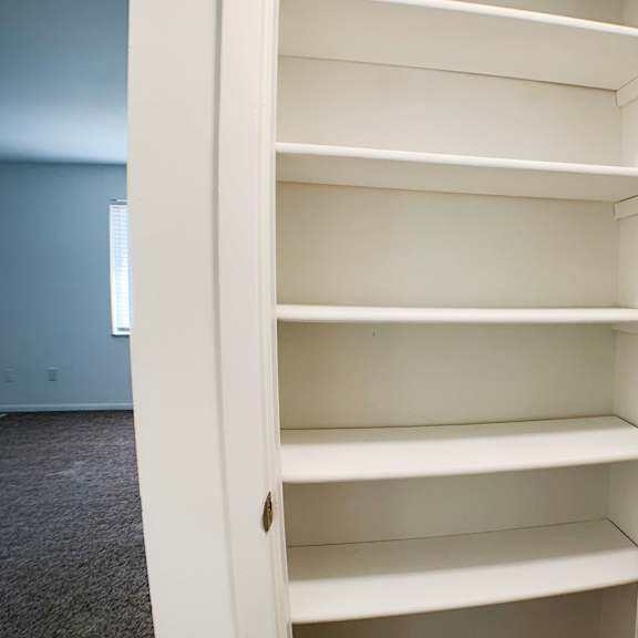 closet at walnut creek townhomes, ohio