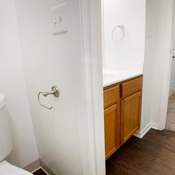 walnut creek townhomes bathroom at walnut creek townhomes, cincinnati, 45236