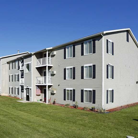 exterior at simonson estates 100 raleigh court, columbia city, in 46725