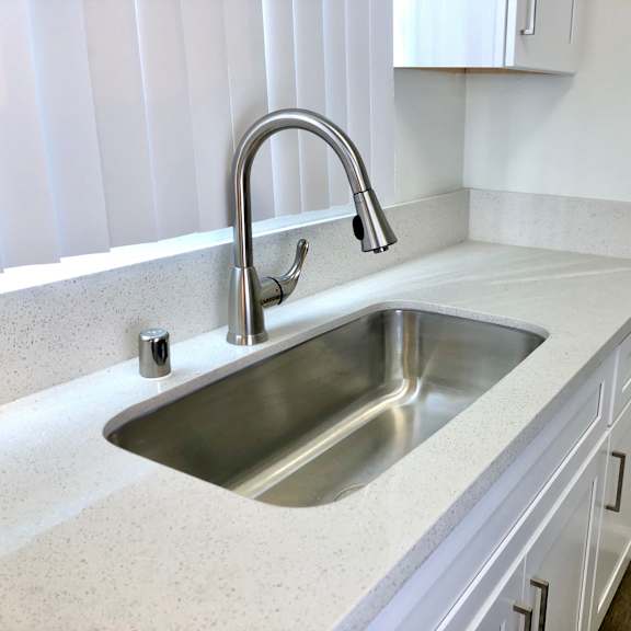 1bd/1ba 425 alexandria apt 9