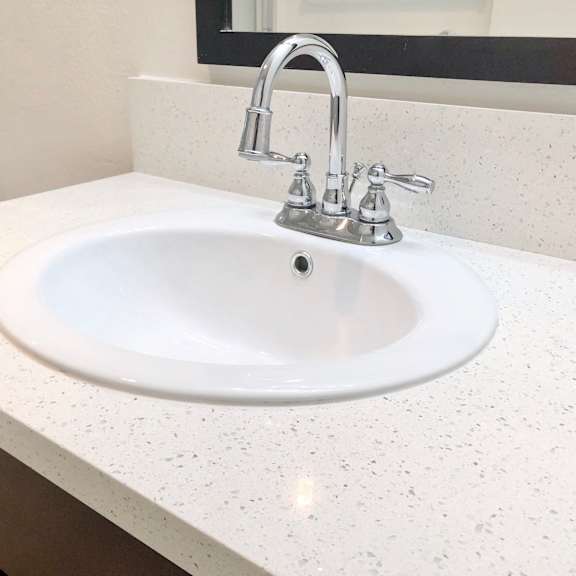 1bd/1ba 1853 whitley ave apt 115