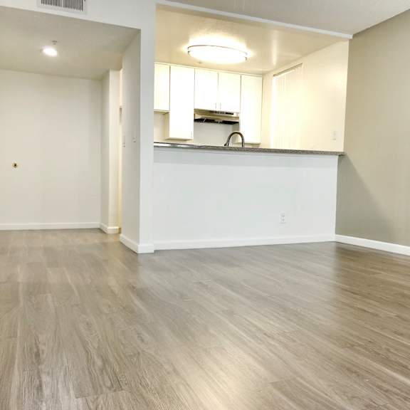 hollywood 1bd/1ba 1853 whitley ave