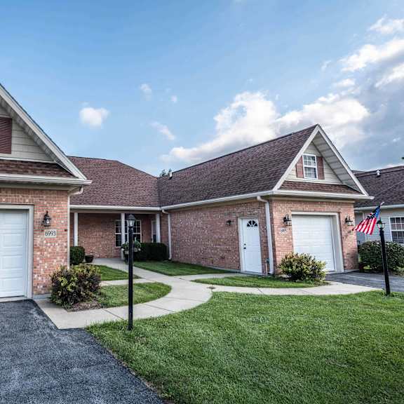 pine grove estates - two-bedroom, two-bath units – 55+ community - off-street parking – picnic area – snow removal/lawn care included - lockport, new york - pet friendly 