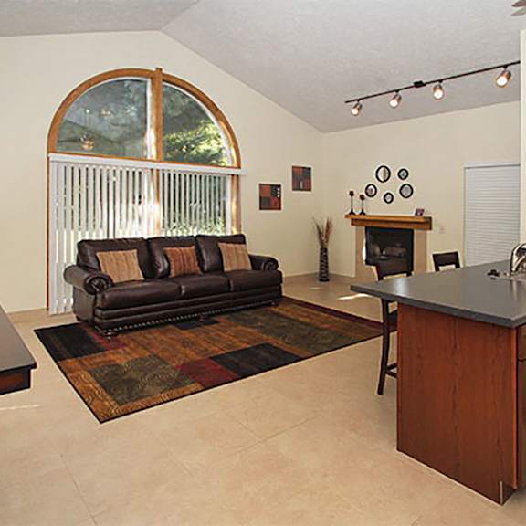 clubhouse yorkshire place apartments
1504 yorkshire dr., howell, mi 48843