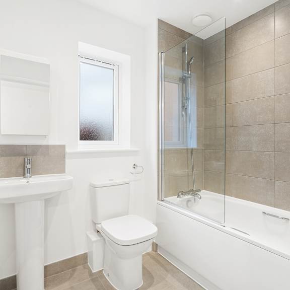 Thumbnail 8 of 11 Beautiful Bathroom at UnionView Apartments, Dartford, KENT