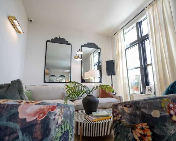 Photo Gallery Image