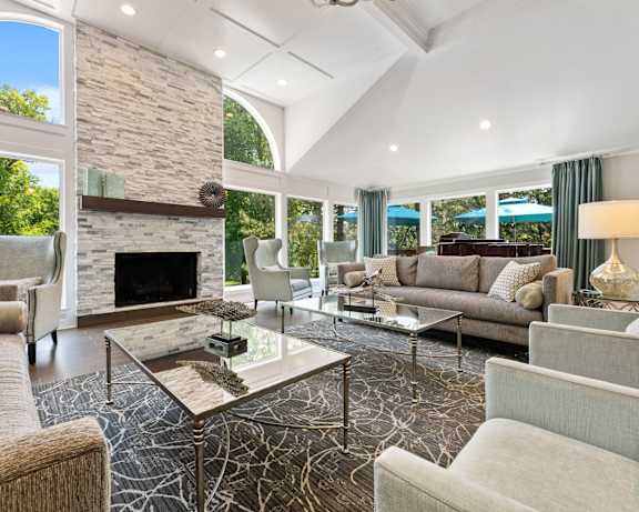Photo Gallery Image