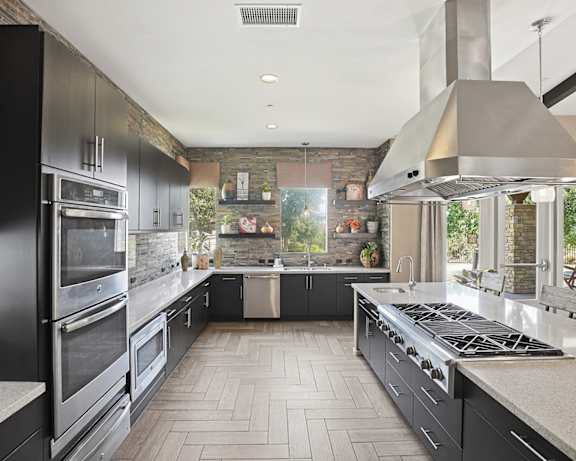 Photo Gallery Image