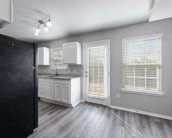 Photo Gallery Image