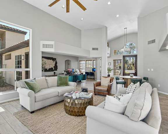 Photo Gallery Image