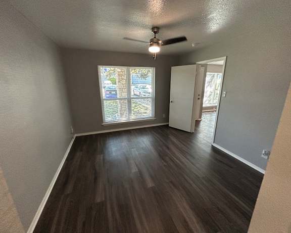 Photo Gallery Image