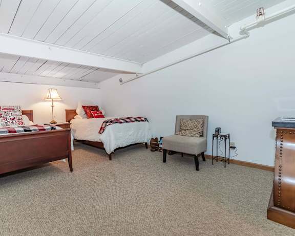 Photo Gallery Image