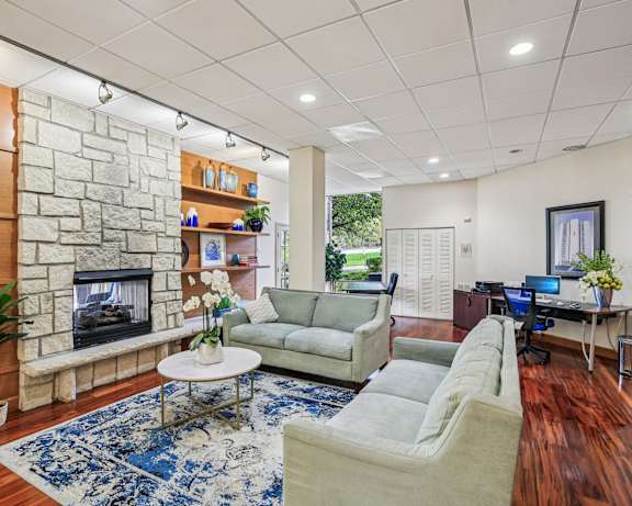 Photo Gallery Image