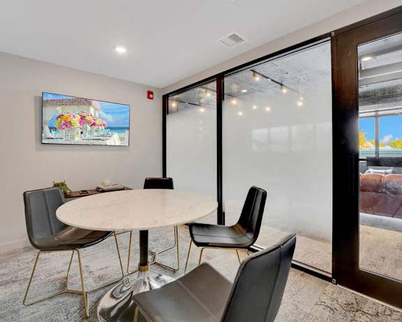 Photo Gallery Image
