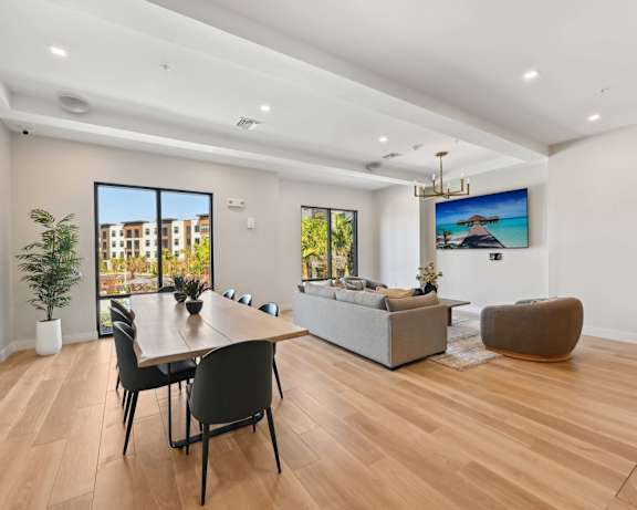 Photo Gallery Image
