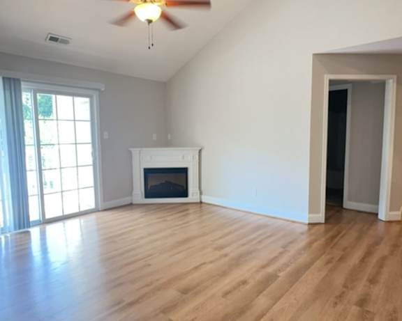 Photo Gallery Image