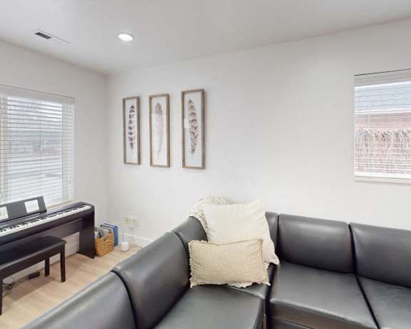 Photo Gallery Image
