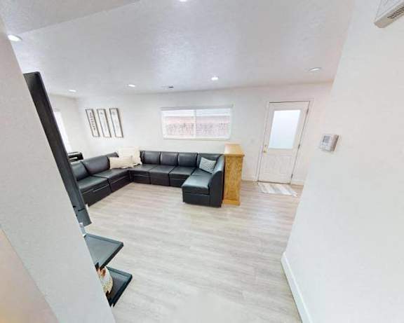 Photo Gallery Image