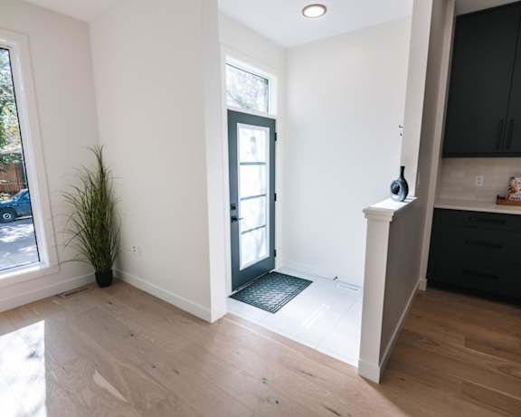 Photo Gallery Image