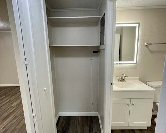 Photo Gallery Image
