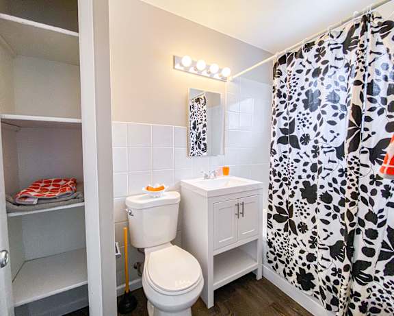Photo Gallery Image