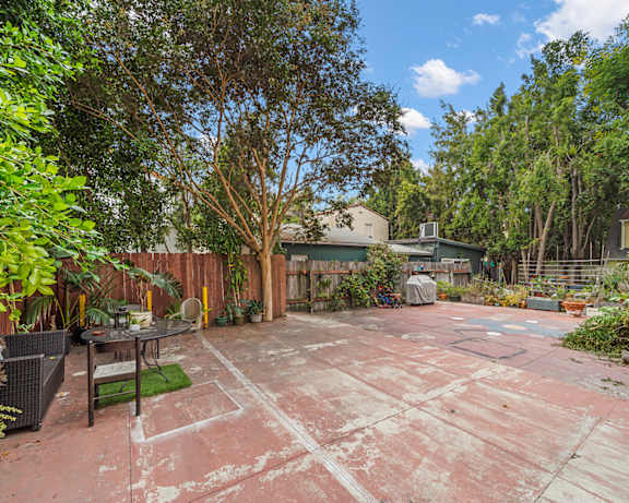 Photo Gallery Image