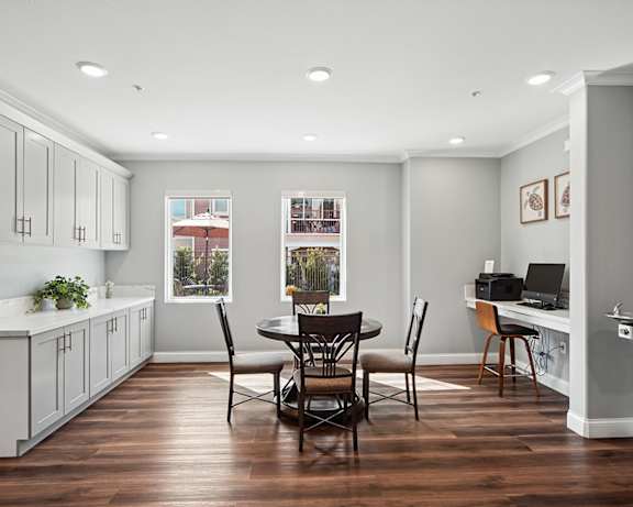 Photo Gallery Image