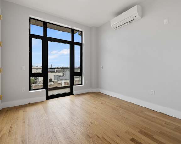 Photo Gallery Image