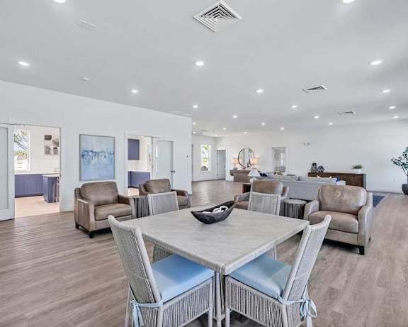 Photo Gallery Image