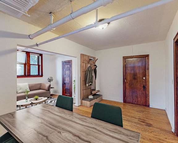 Photo Gallery Image