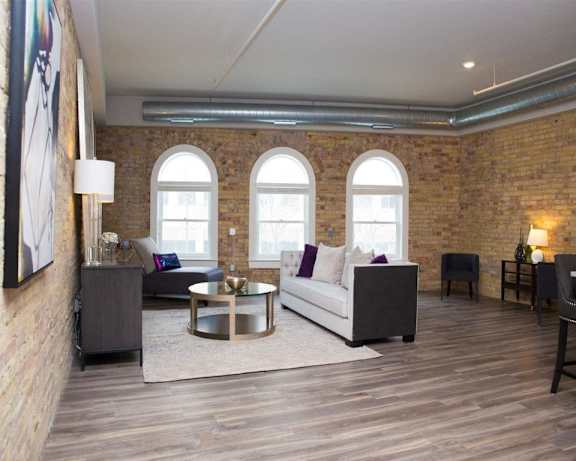Photo Gallery Image