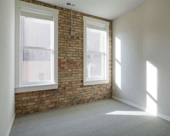 Photo Gallery Image