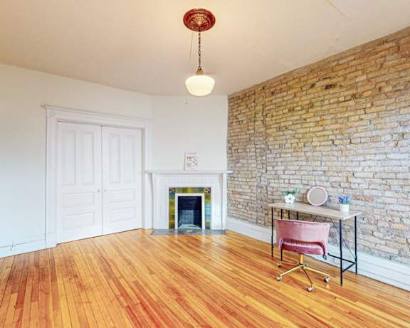 Photo Gallery Image