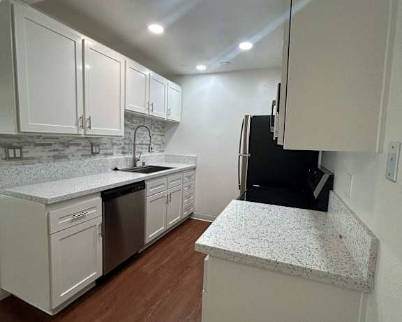 Photo Gallery Image