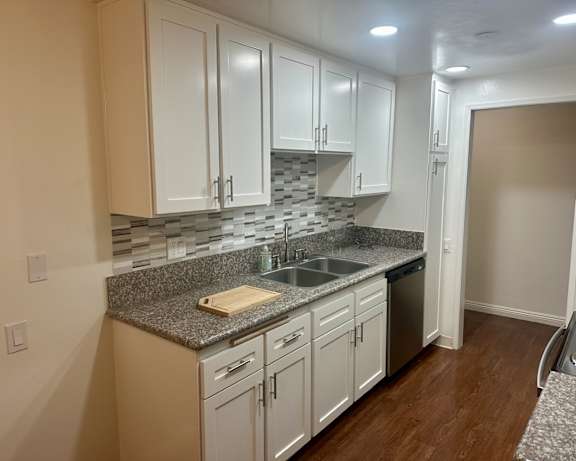 Photo Gallery Image