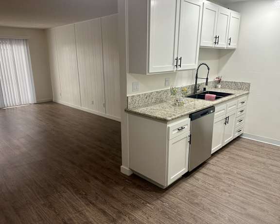 Photo Gallery Image