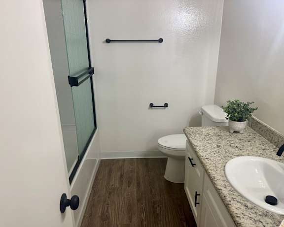 Photo Gallery Image
