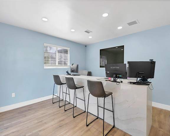 Photo Gallery Image