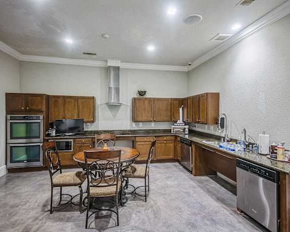 Photo Gallery Image
