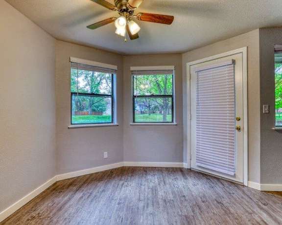 Photo Gallery Image