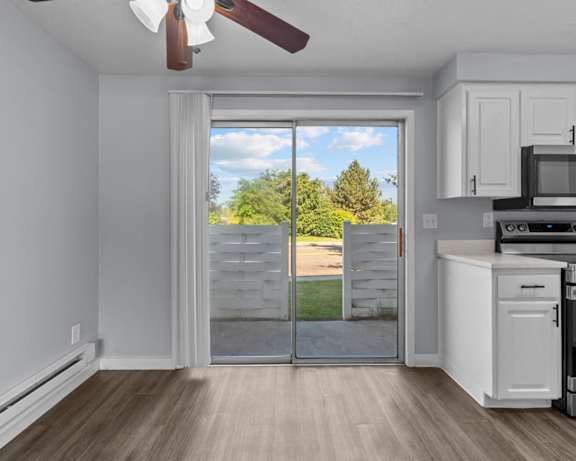 Photo Gallery Image