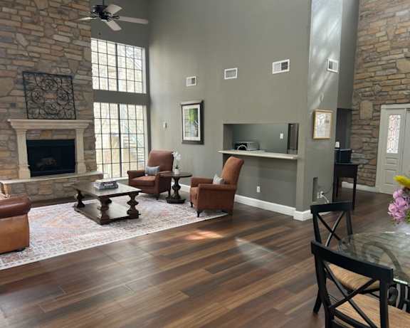 Photo Gallery Image