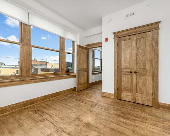 Photo Gallery Image
