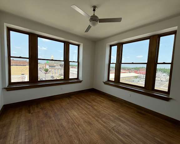 Photo Gallery Image